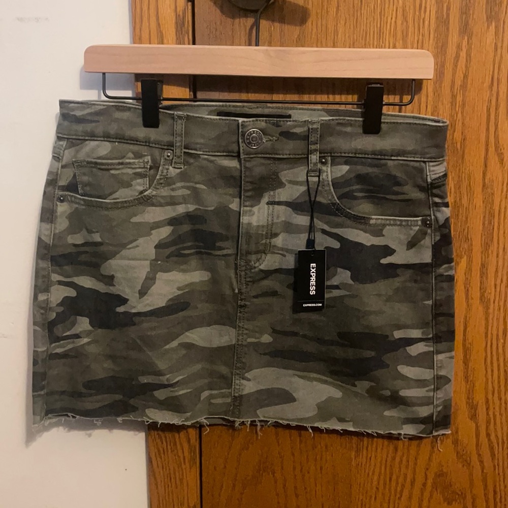 Express Size 6 Camo Denim Skirt